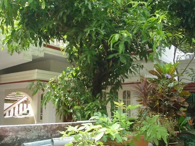 Kochi Nathans Holiday Home מלון